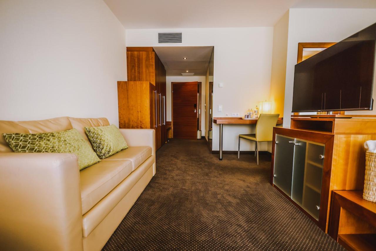 Seehotel Sued By S4Y Velden am Wörthersee Eksteriør bilde
