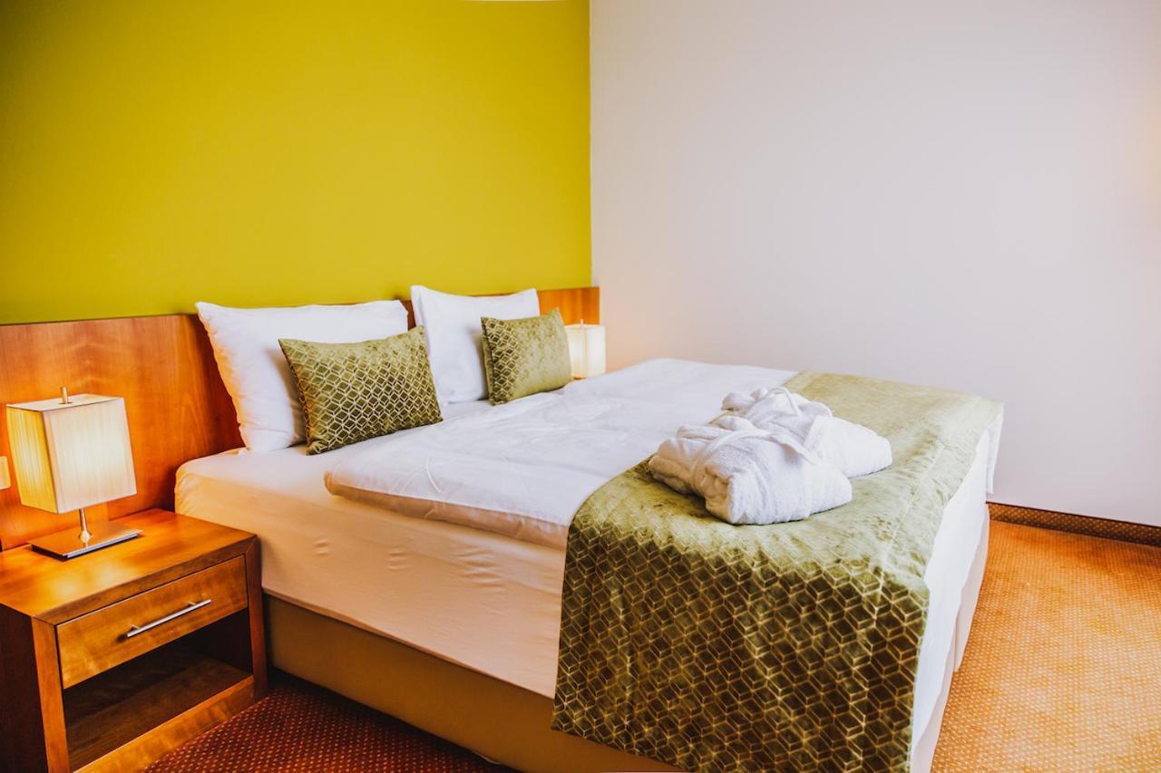 Seehotel Sued By S4Y Velden am Wörthersee Eksteriør bilde